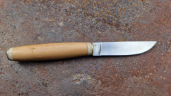 Puukko : Couteau traditionnel scandinave revisité manche en hêtre