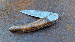 Couteau de Collection Berzerker lame Damas Œil d'Odin manche en loupe de cade