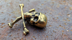 Broche Tête de mort Pirate en Bronze