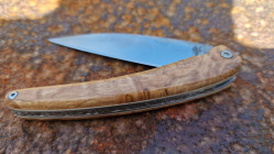 Couteau Toltek en loupe de châtaignier du Coiron stabilisé