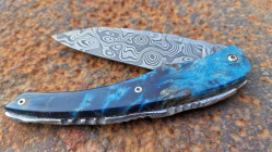 Couteau de collection Berzerker Damas et loupe de peuplier stabilisée et teintée façon Van Gogh
