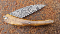 Couteau de collection Toltek en damas Œil d'Odin et son manche en loupe de myrthe Ardèchoise