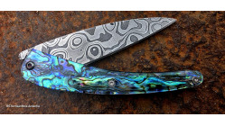 Couteau de collection Toltek manche en nacre abalone et manche en damas aléatoire