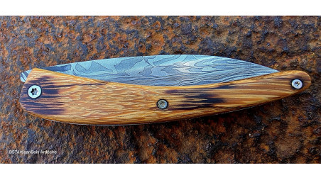 Couteau Toltek manche en Snakewood et sa lame damas