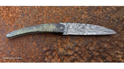 Couteau Toltek collection damas plume et son manche en racine de buis stabilisée et teintée vert
