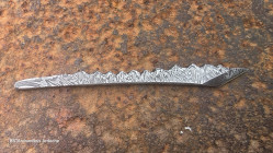 Cutter Japonais : Kiridashi en damas torsadé explosion