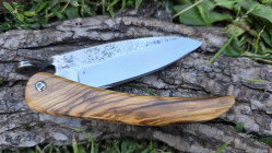 Couteau à friction: Rustik manche en olivier du Var et sa lame XC75