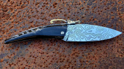 Le Veilleur: couteau de collection en Zébu