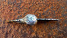 Korbak couteau crâne de corbeau viking en fonte de bronze casque en argent et sa lame damas