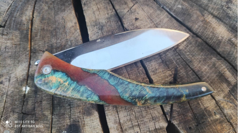 Couteau de collection Berzerker Damas et loupe de peuplier