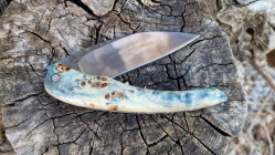 Couteau de Collection Berzerker en loupe de peuplier du Coiron teintée et stabilisée