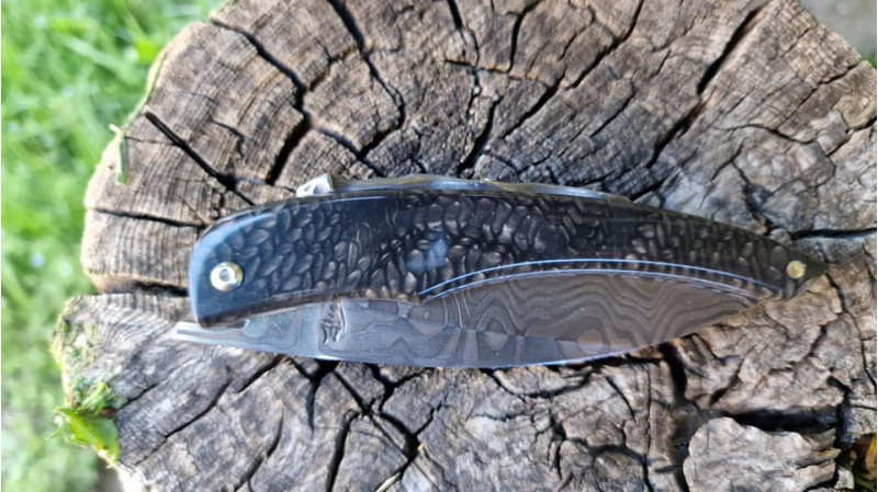 Couteau automatique éjectable noir Serpent clair